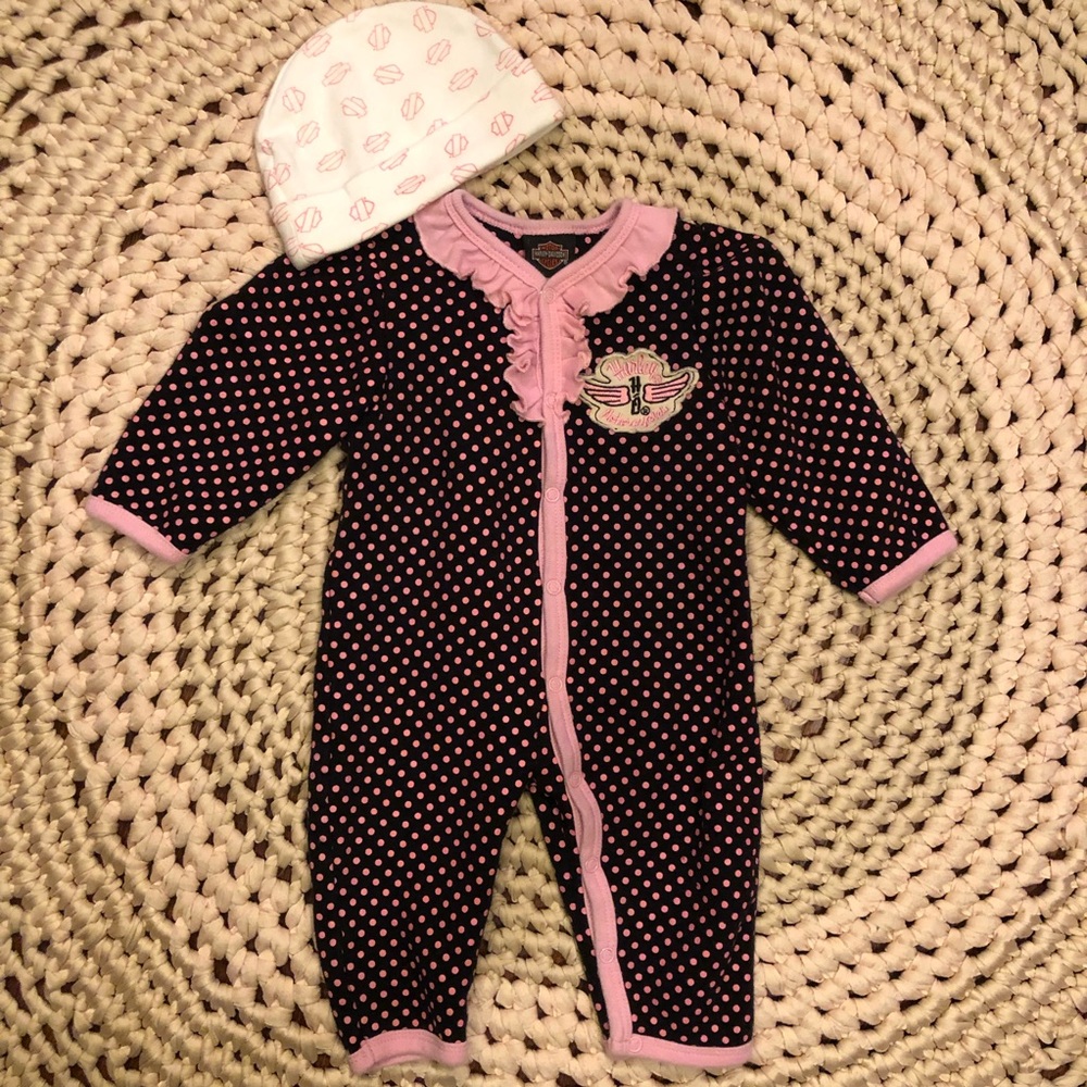 Harley-Davidson sleeper and hat!